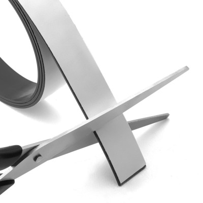 Magnetická samolepicí páska 20mm/1,5mm metráž 102g/cm2