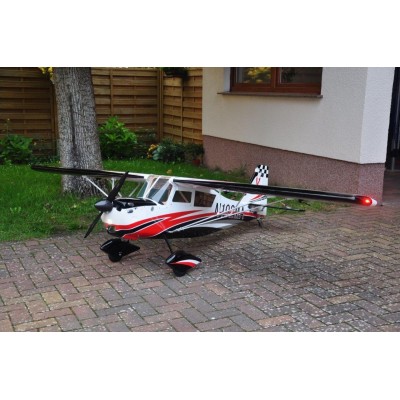 180" Decathlon scale 47% (4 580 mm) 170ccm (bílo/černo/červená)