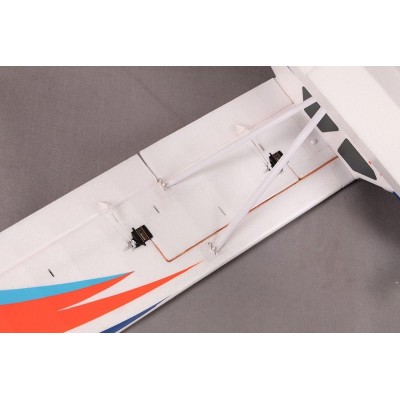 Kingfisher 1400mm ARF s koly, plováky a lyžemi