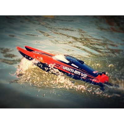 DF models RC loď Avanti BR V2