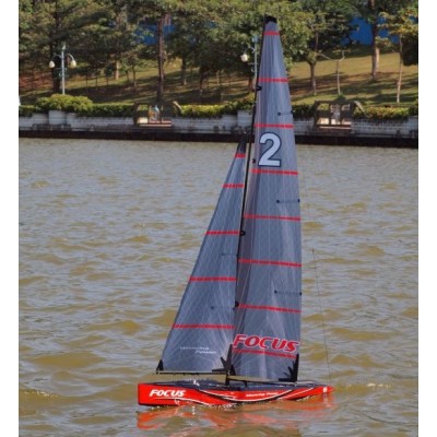 Focus V2 RTR plachetnice