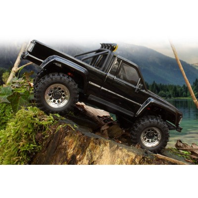 Venture18 1985 Toyota Hilux SR5 - černý