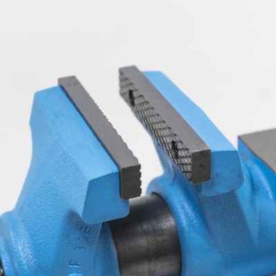 Svěrák zámeč. 125 standard XTline otočný modrý