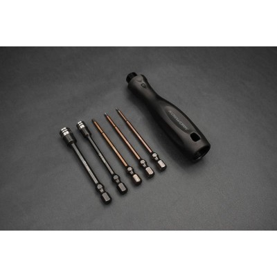 Set 1/4" bitů včetně rukojeti (1.5, 2.0, 2.5mm imbus a 5.5, 7mm nástrčkový)