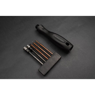 Set 1/4" bitů včetně rukojeti (1.5, 2.0, 2.5mm imbus a 5.5, 7mm nástrčkový)