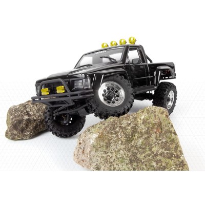 Venture18 Flux 1985 Toyota Hilux SR5 - černý