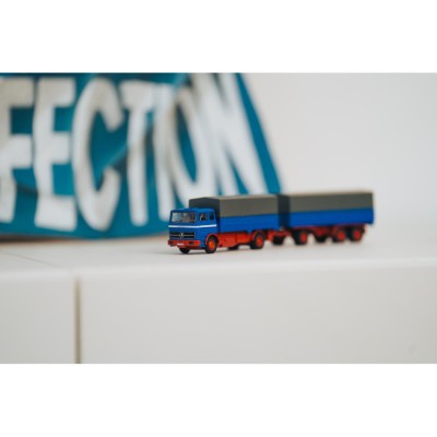 RC nákladní vůz MB 1620 s plachtou a přívěsem 1:87 RTR