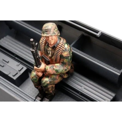 1/16 figurka Sd.Kfz. 251 kulometčík 2, platan kamufláž, jaro