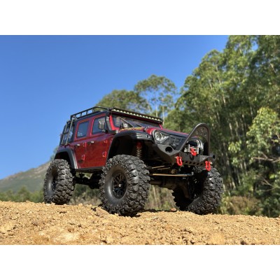DF models DF-04S PRO BL brushless crawler, LED osvětlení, elektrický naviják, 2st. převodovka, uzávěrky diff 1:10. Vínová met.
