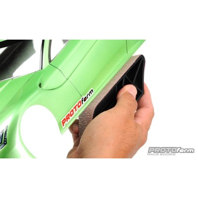 Brusný blok na začištění lexanových karoserií