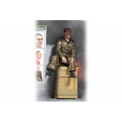 1/16 figurka sedící německé obsluhy vysílačky tanku z 2 sv. války, ručně malovaná