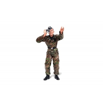 1/16 stojící figurka německého fotografa z 2 sv. války, ručně malovaná
